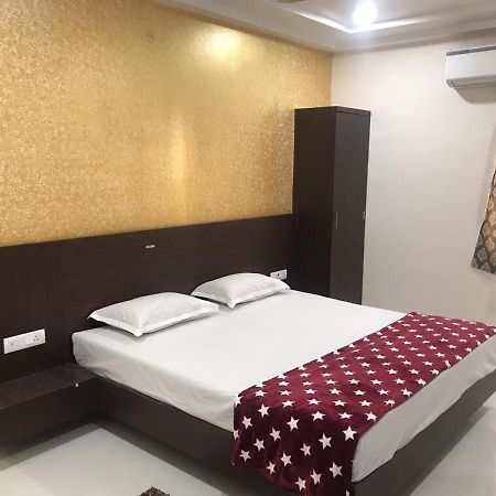 Sri Krishna Residency Hotel Eluru Buitenkant foto