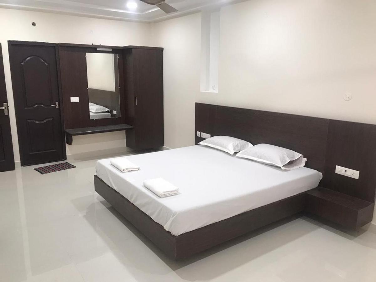Sri Krishna Residency Hotel Eluru Buitenkant foto