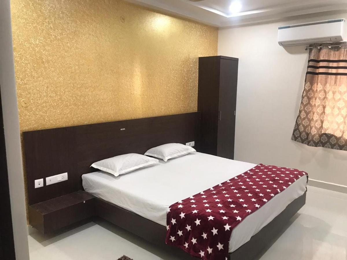 Sri Krishna Residency Hotel Eluru Buitenkant foto