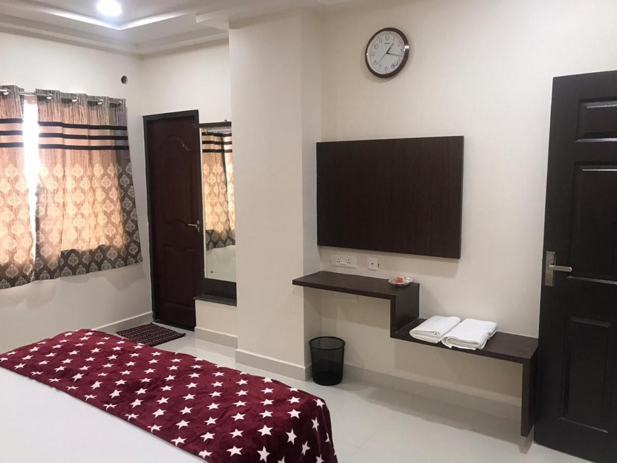 Sri Krishna Residency Hotel Eluru Buitenkant foto