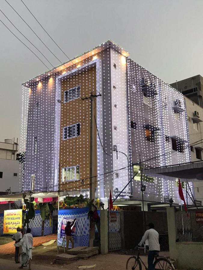 Sri Krishna Residency Hotel Eluru Buitenkant foto